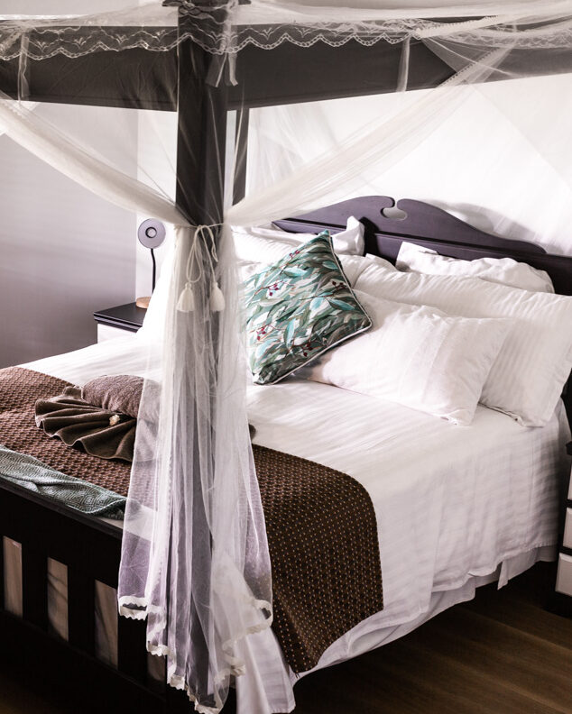 Queen bed accommodation with spa near Beaudesert
